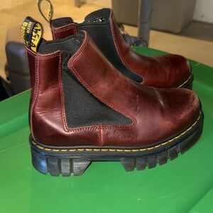 Dr. Martens WoMen's Burgundy Chelsea Boots